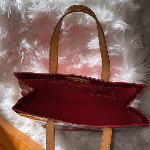 Authentic Louis Vuitton Red Monogram Vernis Reade MM Bag - Picture 5 of 10